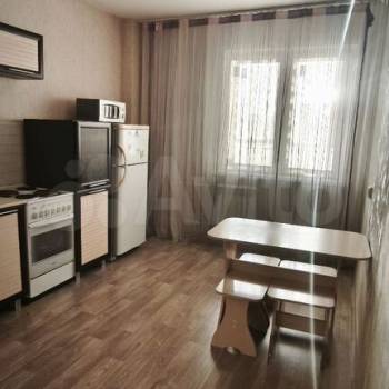 Сдается 1-комнатная квартира, 38 м²
