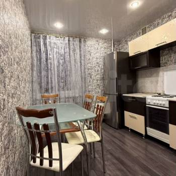 Сдается 1-комнатная квартира, 42 м²