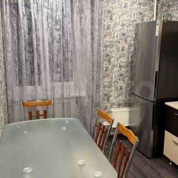 Сдается 1-комнатная квартира, 42 м²