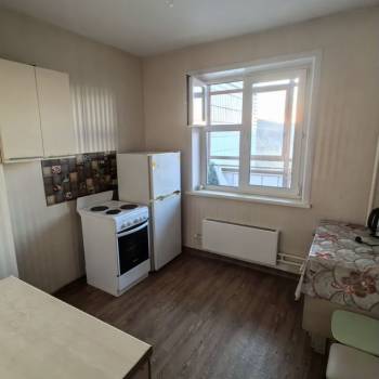 Сдается 1-комнатная квартира, 42 м²