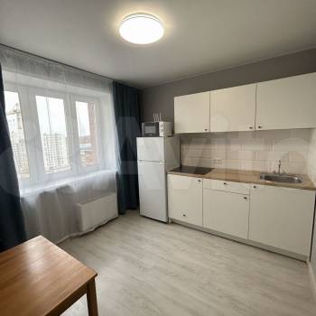 Сдается 1-комнатная квартира, 38 м²