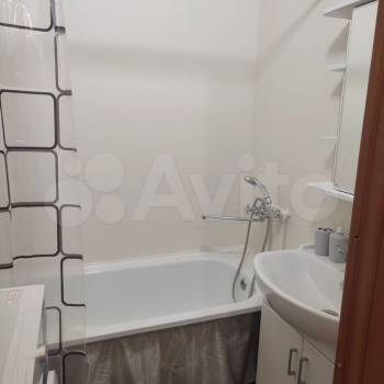 Сдается 1-комнатная квартира, 42 м²