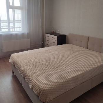 Сдается 1-комнатная квартира, 42 м²