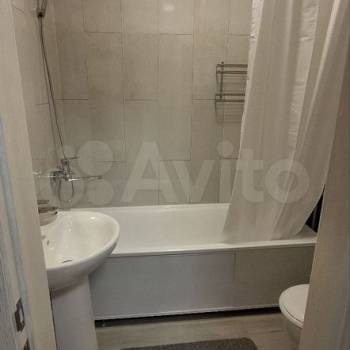 Сдается 1-комнатная квартира, 40 м²