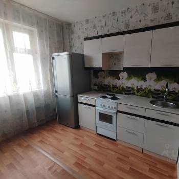 Сдается 1-комнатная квартира, 42 м²