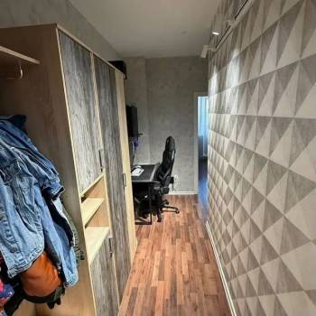 Продается 1-комнатная квартира, 42 м²