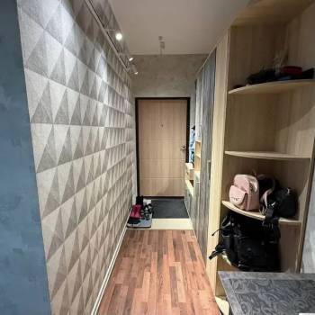 Продается 1-комнатная квартира, 42 м²