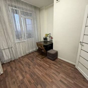 Продается 1-комнатная квартира, 42 м²