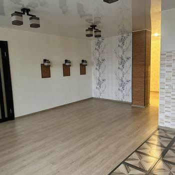 Продается 1-комнатная квартира, 106 м²