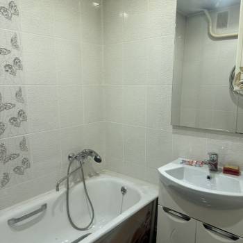 Продается 1-комнатная квартира, 106 м²