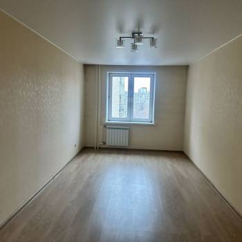 Продается 1-комнатная квартира, 106 м²