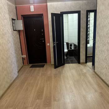 Продается 1-комнатная квартира, 106 м²