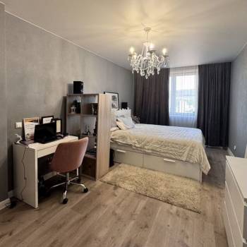 Продается 1-комнатная квартира, 40,6 м²