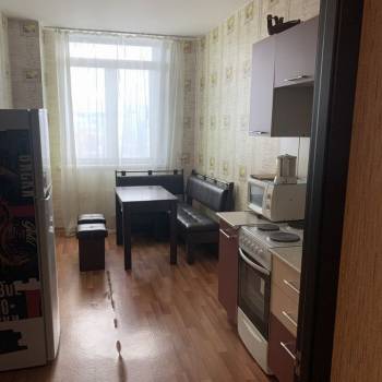 Сдается 1-комнатная квартира, 51 м²