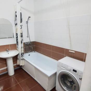 Сдается 1-комнатная квартира, 42 м²