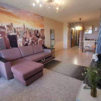 Продается 1-комнатная квартира, 32 м²