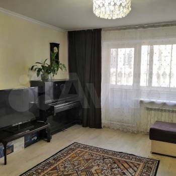 Продается Многокомнатная квартира, 77,2 м²