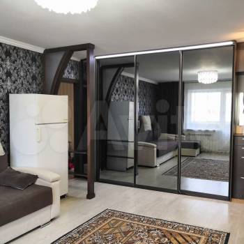 Продается Многокомнатная квартира, 77,2 м²