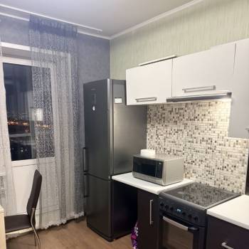 Сдается 1-комнатная квартира, 42 м²