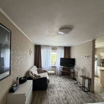Продается 1-комнатная квартира, 31,9 м²