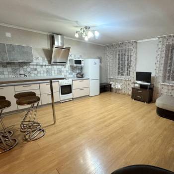Сдается 1-комнатная квартира, 42 м²