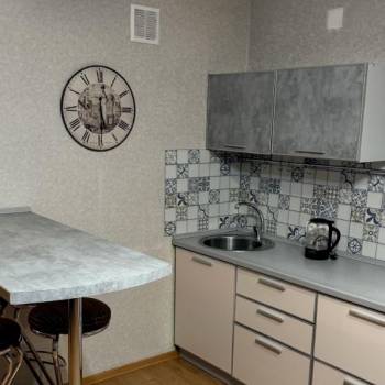 Сдается 1-комнатная квартира, 42 м²