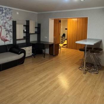Сдается 1-комнатная квартира, 42 м²