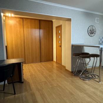 Сдается 1-комнатная квартира, 42 м²