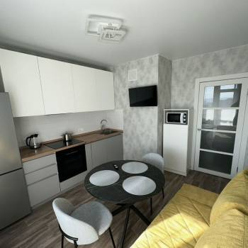 Сдается 1-комнатная квартира, 42 м²