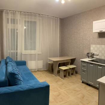 Сдается 1-комнатная квартира, 43 м²
