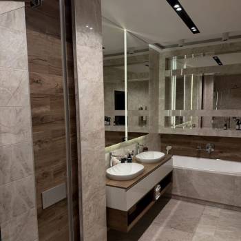 Продается 3-х комнатная квартира, 132 м²