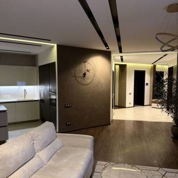 Продается 3-х комнатная квартира, 132 м²
