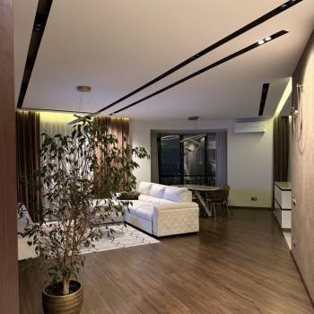 Продается 3-х комнатная квартира, 132 м²