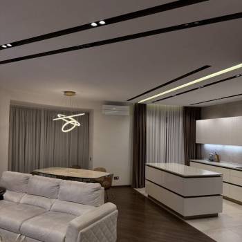 Продается 3-х комнатная квартира, 132 м²