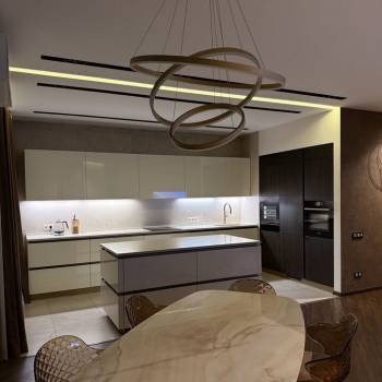 Продается 3-х комнатная квартира, 132 м²