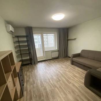 Продается 1-комнатная квартира, 40,4 м²