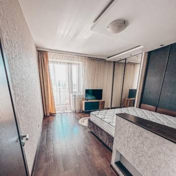 Сдается Многокомнатная квартира, 100 м²