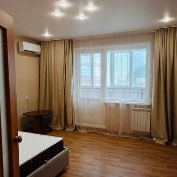 Сдается 1-комнатная квартира, 42 м²