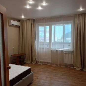 Сдается 1-комнатная квартира, 42 м²