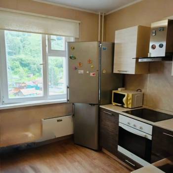 Сдается 1-комнатная квартира, 42 м²