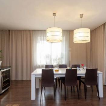 Продается Многокомнатная квартира, 143,2 м²