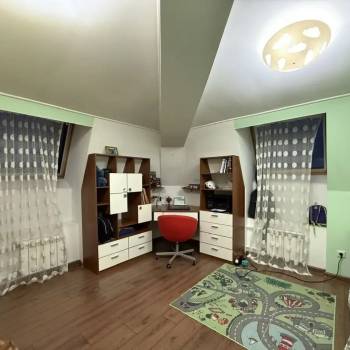 Продается Многокомнатная квартира, 143,2 м²