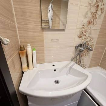 Сдается 1-комнатная квартира, 42 м²