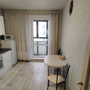 Сдается 1-комнатная квартира, 42 м²