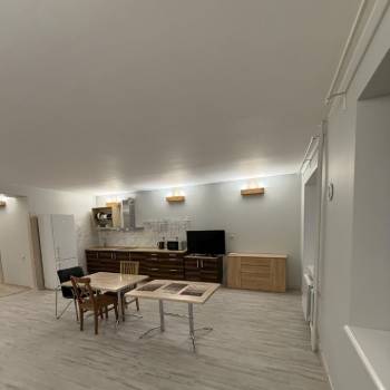 Сдается 2-х комнатная квартира, 81 м²