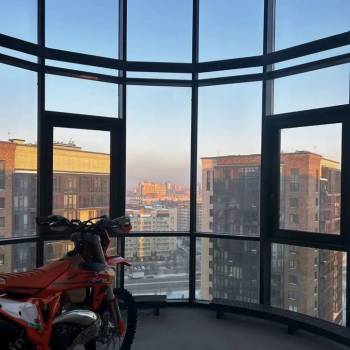 Продается 1-комнатная квартира, 160 м²