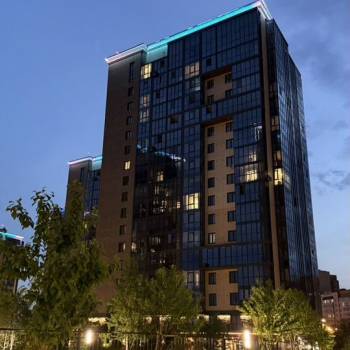 Продается 1-комнатная квартира, 160 м²