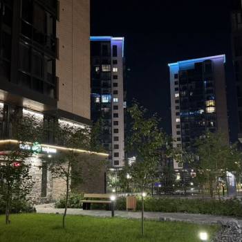 Продается 1-комнатная квартира, 160 м²