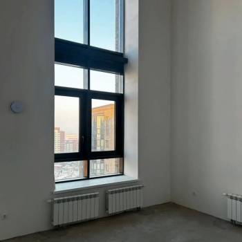Продается 1-комнатная квартира, 160 м²