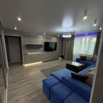Сдается Многокомнатная квартира, 80 м²